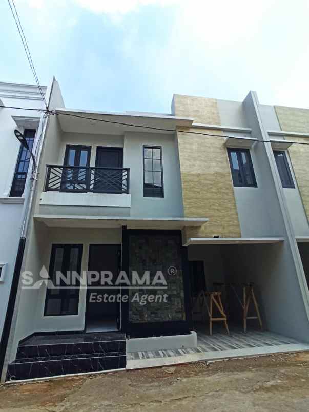 townhouse baru dekat gerbang tol sawangan rosit