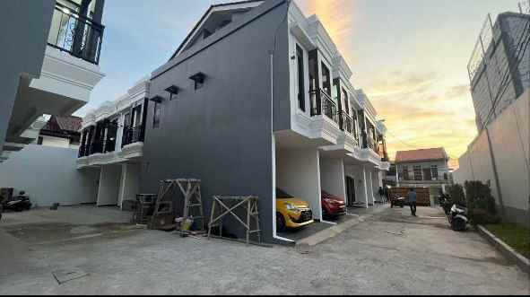 townhouse modern 700 jutaan cipinang jakarta timur