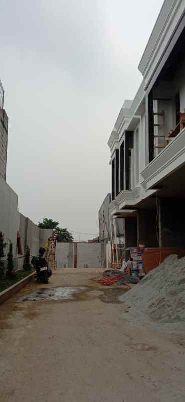 townhouse modern 700 jutaan cipinang jakarta timur