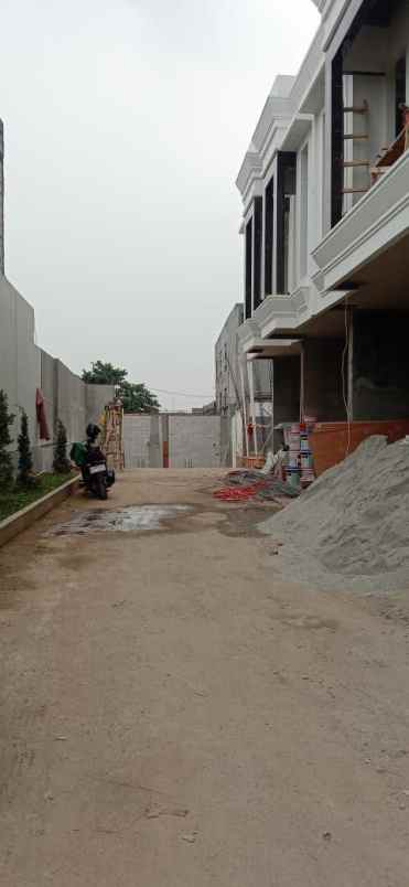 townhouse modern 700 jutaan cipinang jakarta timur