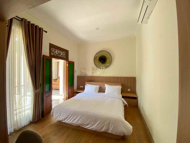 villa view cantik di balecatur sleman