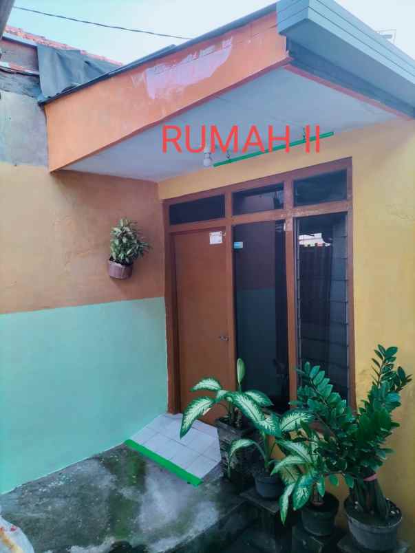 2 rumah jejer 1 lahan siap huni