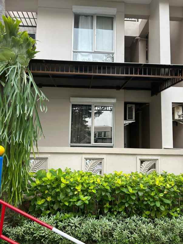 apartment eastcoast residence tower topaz depan pool