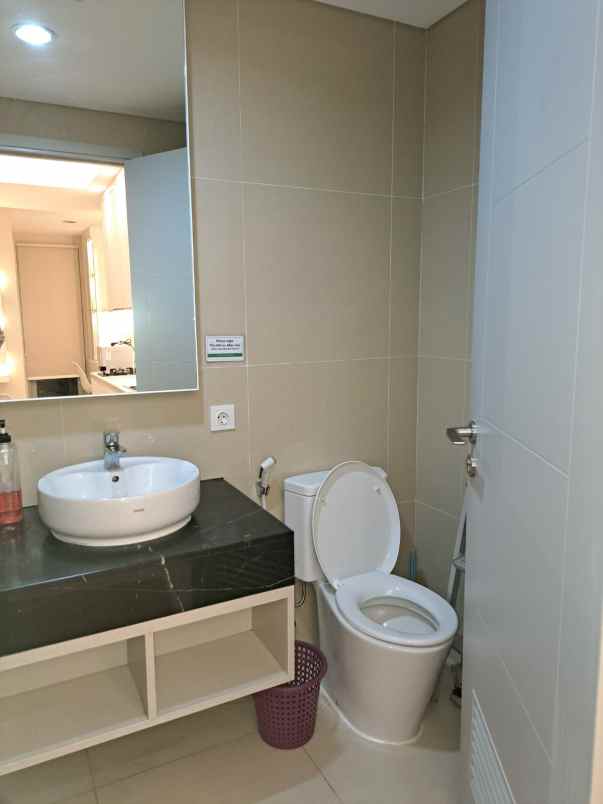 apartment grand sungkono lagoon tower caspian lt 10