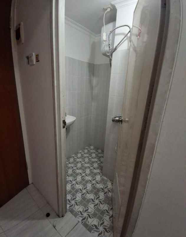 dijual apartemen puncak cbd tower a lantai 8 surabaya