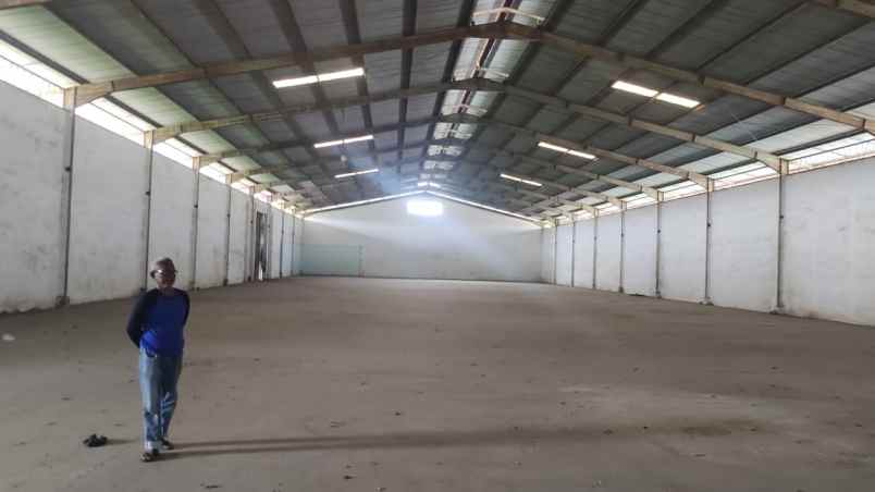 dijual atau disewakan gudang di mijen semarang