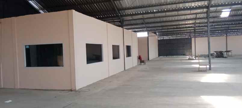 dijual atau disewakan gudang di mijen semarang