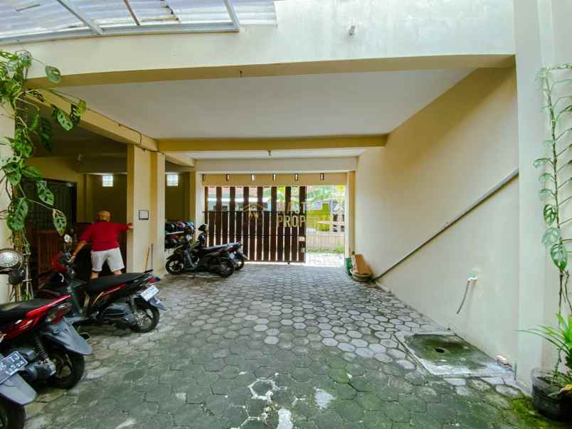 dijual cepat kost 14 kamar dekat stadion maguwoharjo