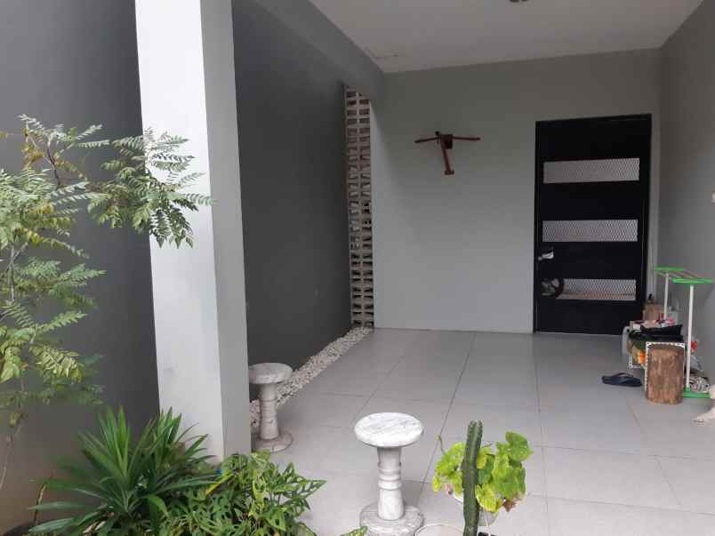 dijual cepat rumah bagus 2 lantai fullfurnish