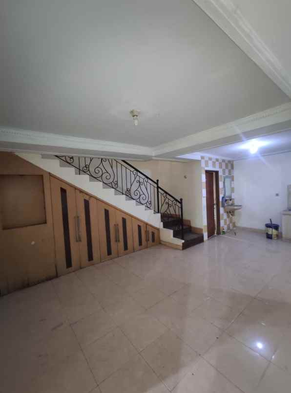 dijual cepat rumah bagus 2 lantai kelapa gading