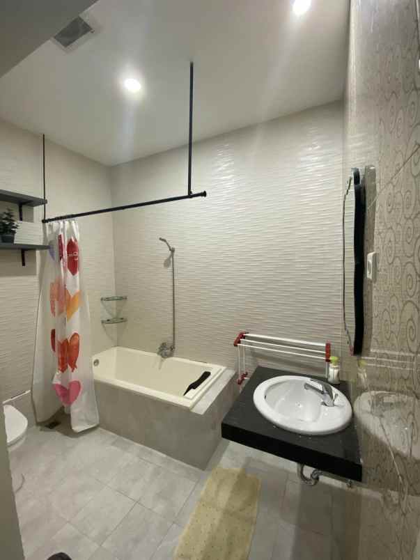 dijual cepat rumah di lippo cikarang