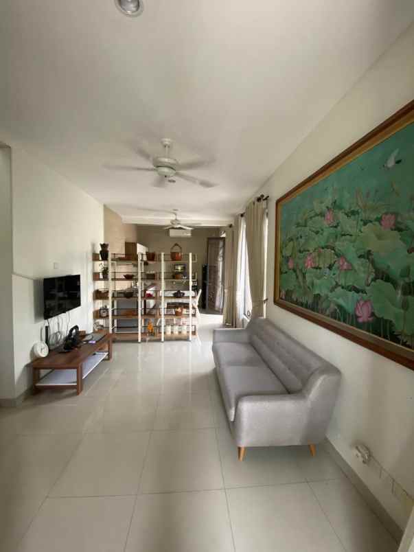 dijual cepat rumah di lippo cikarang