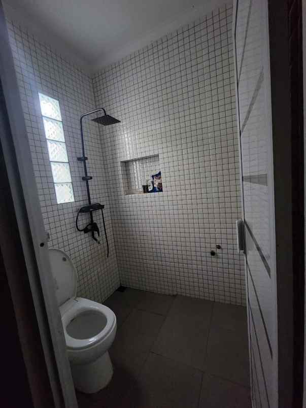 dijual cepat rumah siap huni di komp santosa asih