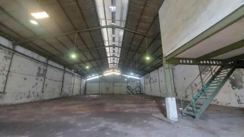 dijual disewakan gudang di surabaya