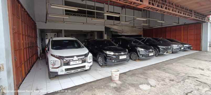 dijual gudang strategis bekas showroom di bekasi