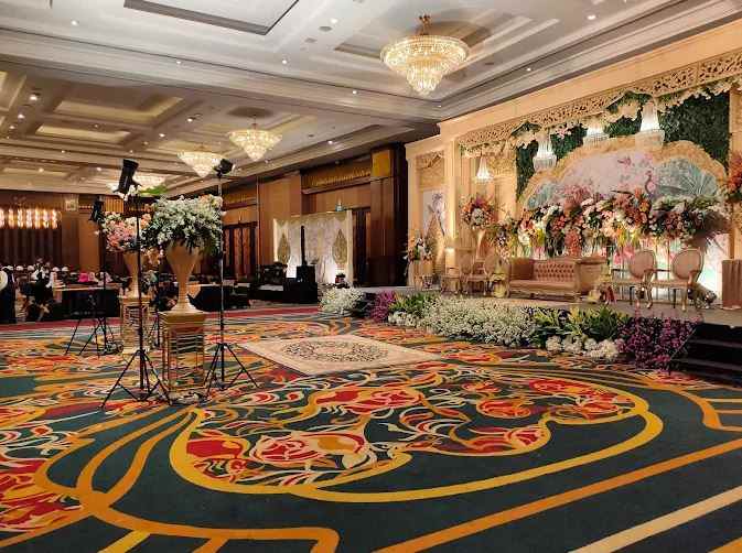 dijual hotel bintang 5 di pusat bandung