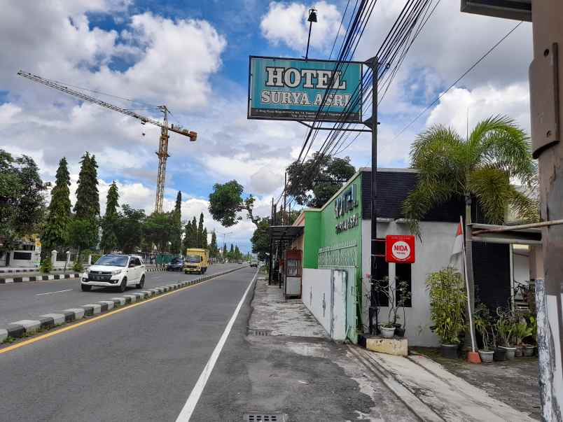 dijual hotel jl ringroad utara maguwo