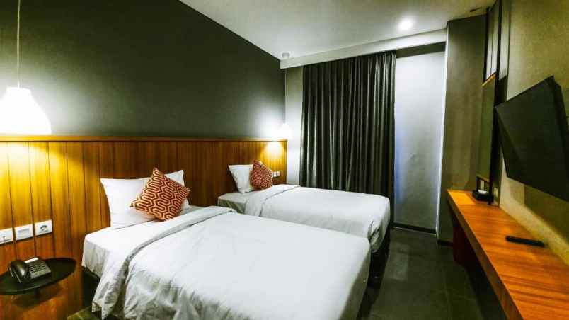 dijual hotel jl setiabudi bandung jawa