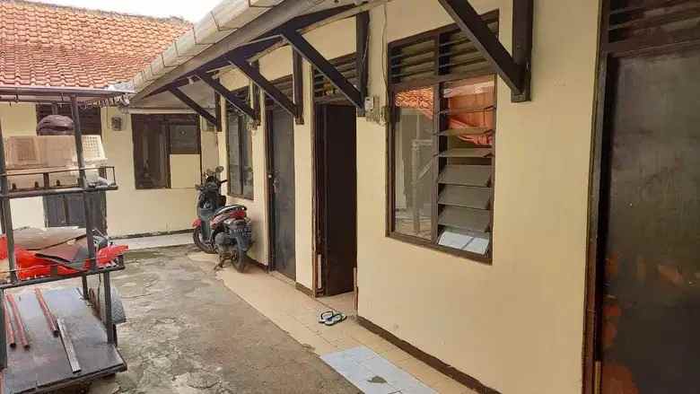 dijual kontrakan 12 pintu kawasan jurangmangu