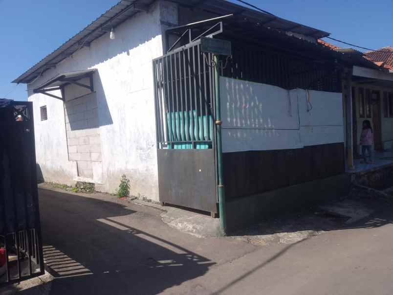 dijual kontrakan enam pintu di cirebon