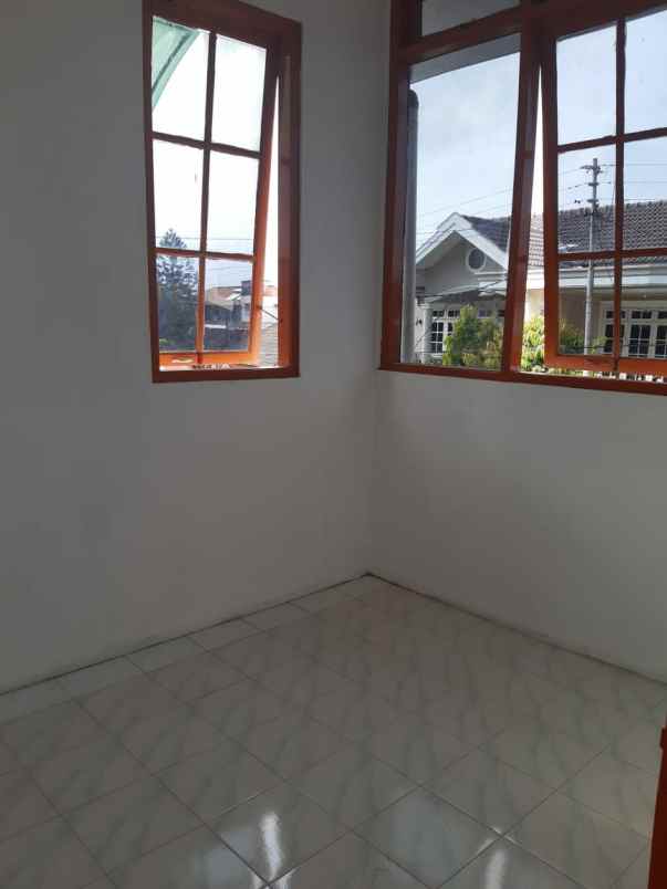 dijual kost caturtunggal depok sleman