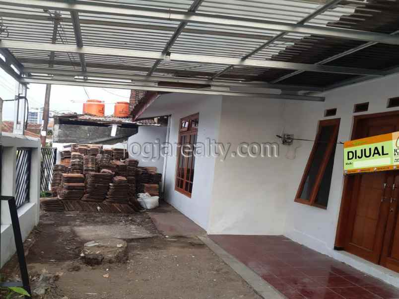 dijual kost caturtunggal depok sleman