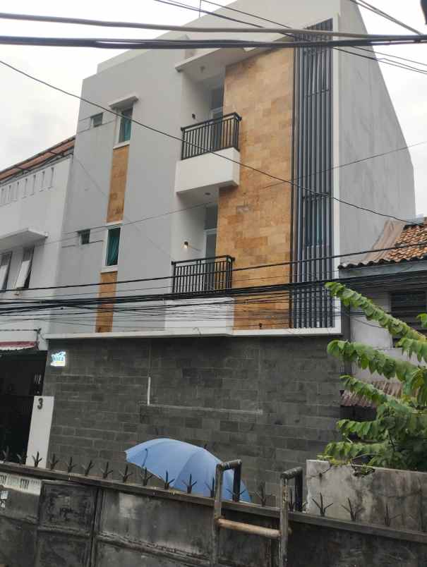 dijual kost karet kuningan