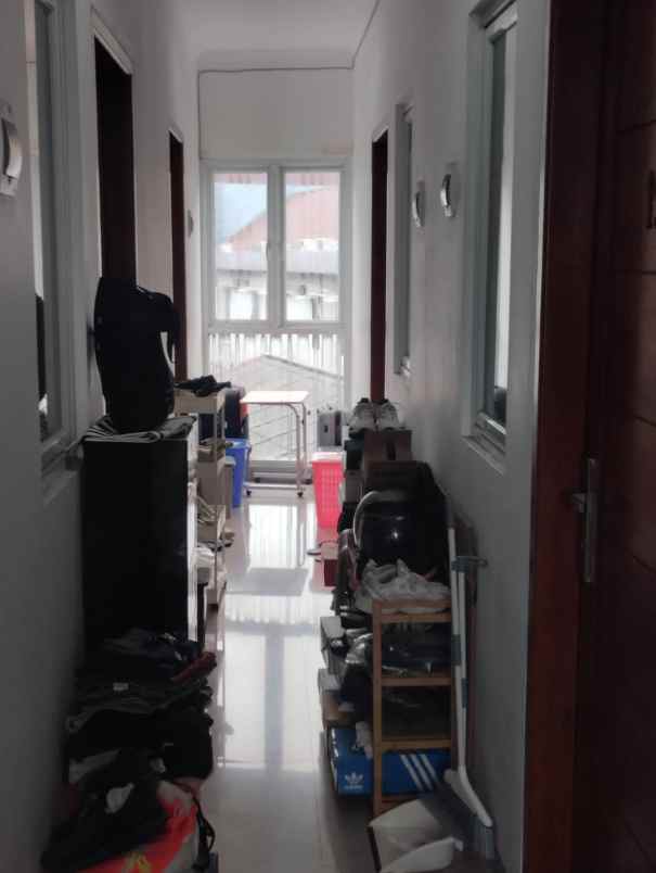 dijual kost karet kuningan