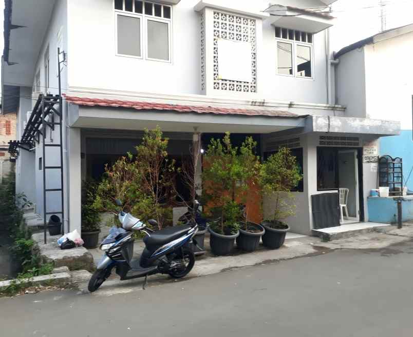 dijual kost pisangan ciputat timur
