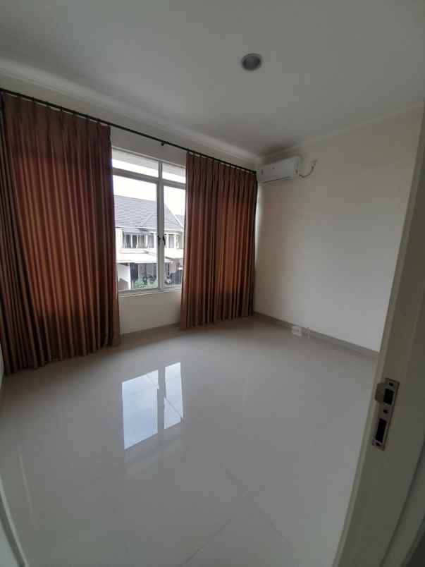 dijual murah rumah helios suvarna sutera tangerang