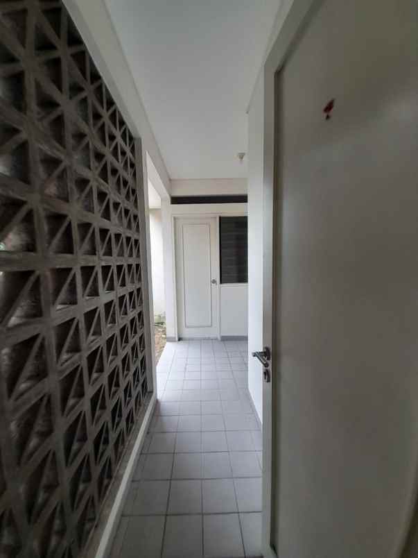 dijual murah rumah helios suvarna sutera tangerang