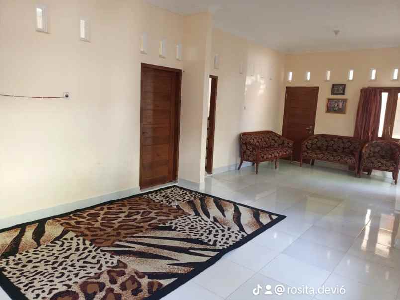 dijual murah rumah plus kost kostan