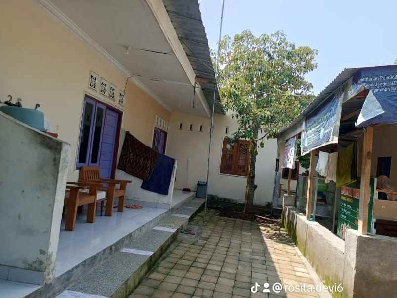 dijual murah rumah plus kost kostan