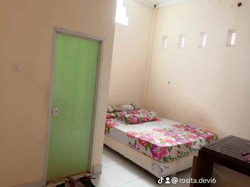 dijual murah rumah plus kost kostan