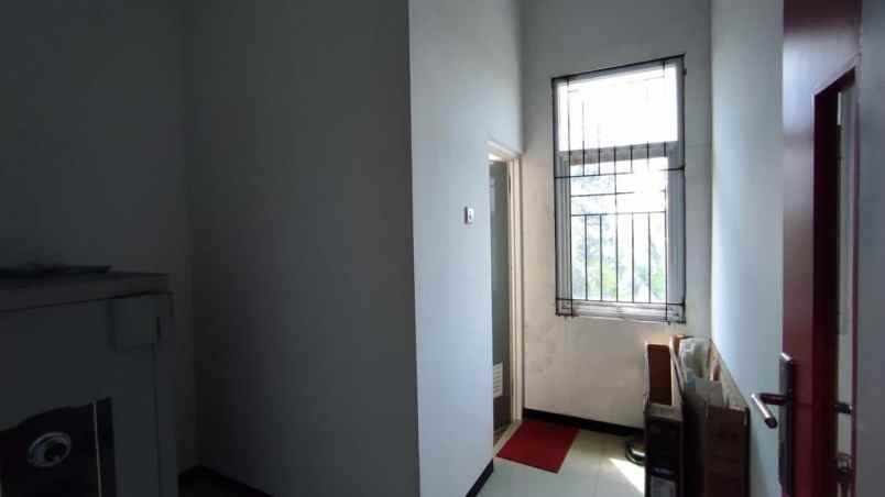 dijual ruko 2 lantai di kelud raya semarang