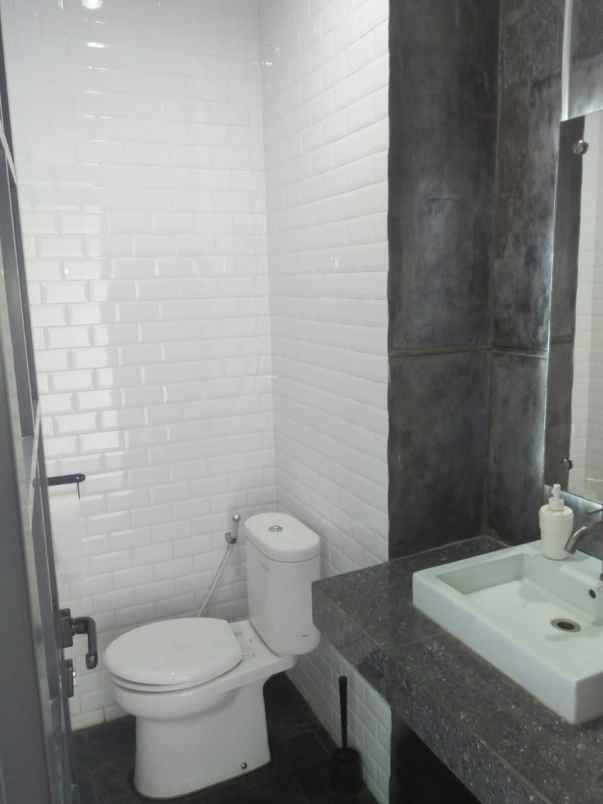 dijual ruko gudang kantor jl ciputat raya no 17e