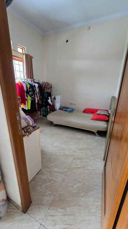 dijual rumah 2 lantai shm kelapa dua tangerang