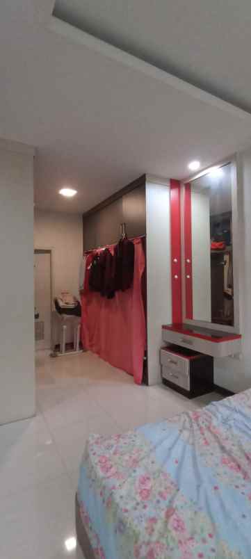 dijual rumah 3 lantai jakarta barat