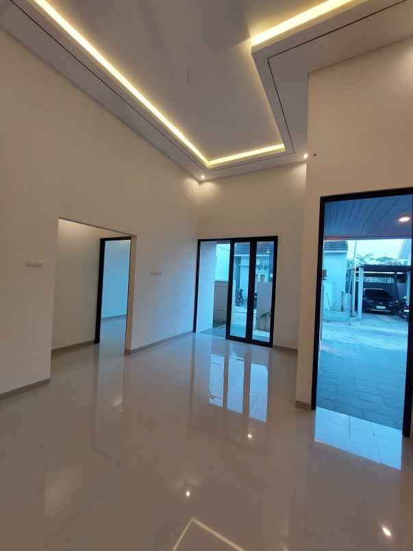 dijual rumah 800 meter pamella 7