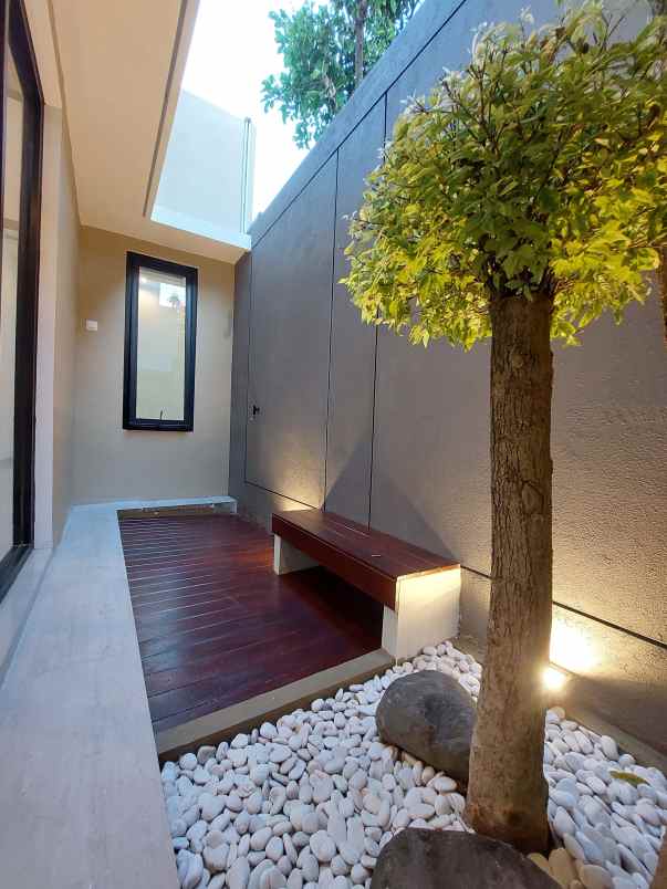 dijual rumah 800 meter pamella 7