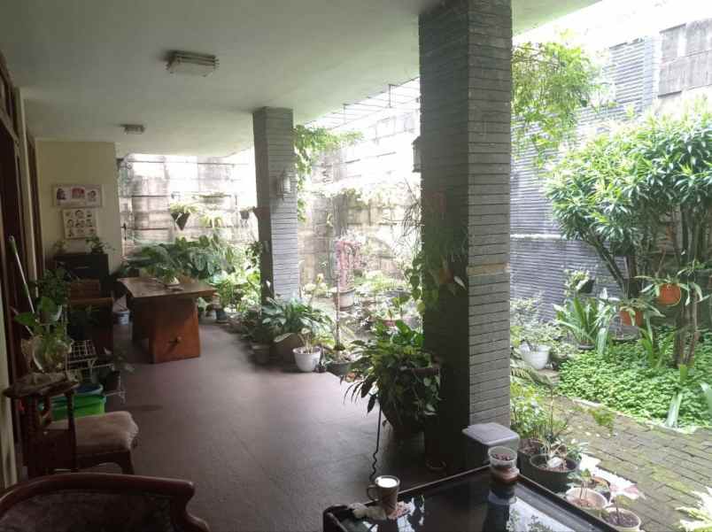 dijual rumah antapani