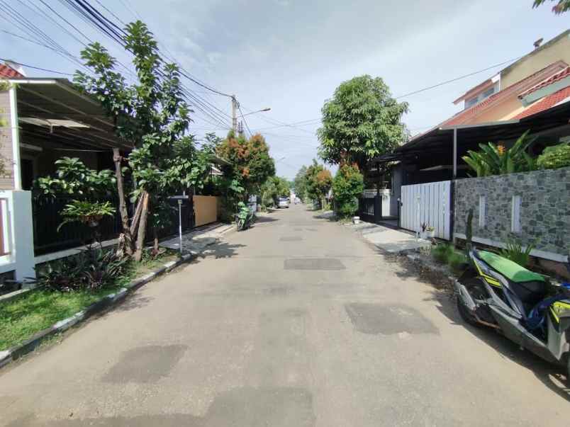 dijual rumah antapani