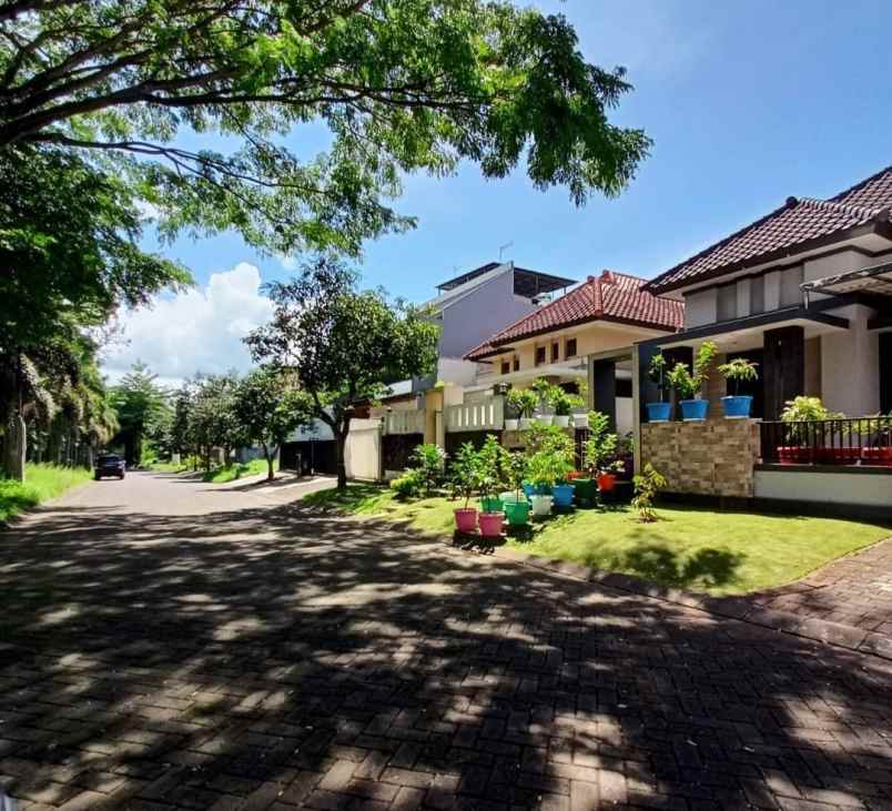 dijual rumah araya kota madya