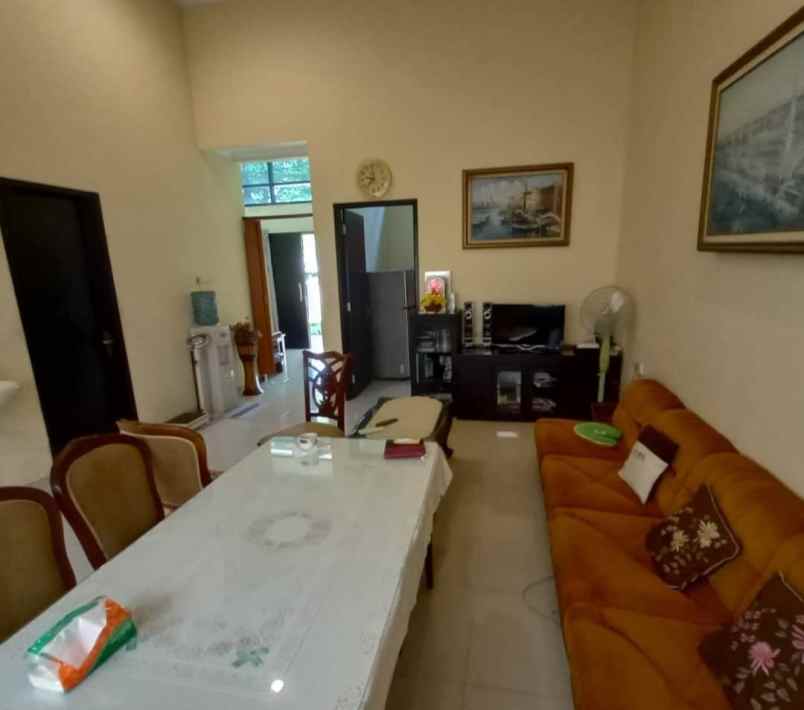 dijual rumah araya kota madya