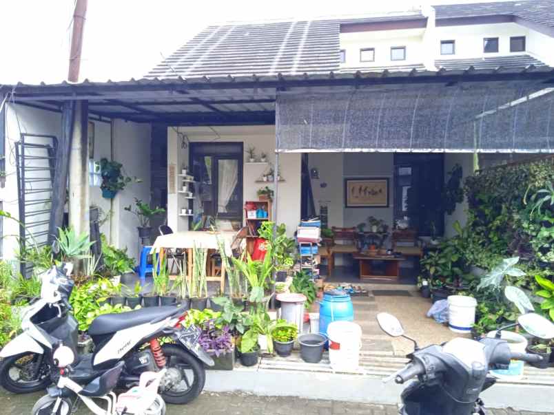 dijual rumah arcamanik