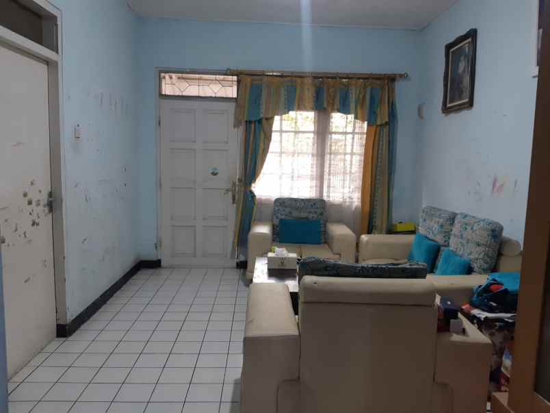 dijual rumah arcamanik endah