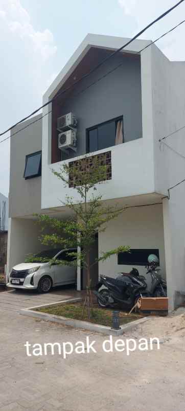 dijual rumah area grand wisata