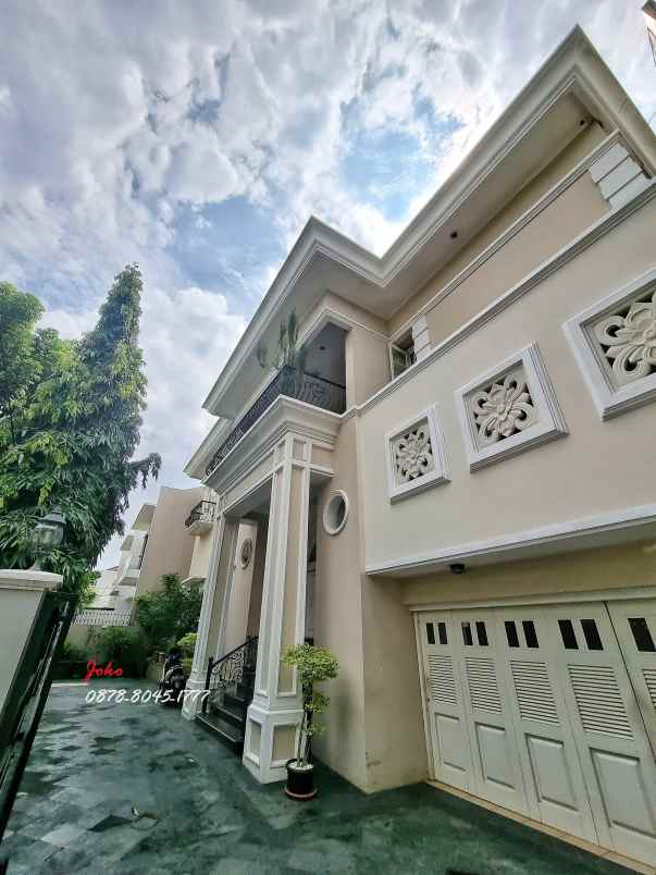 dijual rumah arteri pondok indah