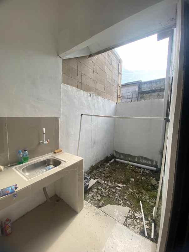 dijual rumah azura residence tarumajaya