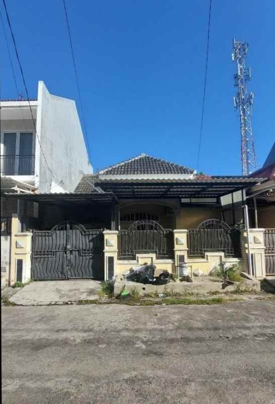 dijual rumah babatan pantai